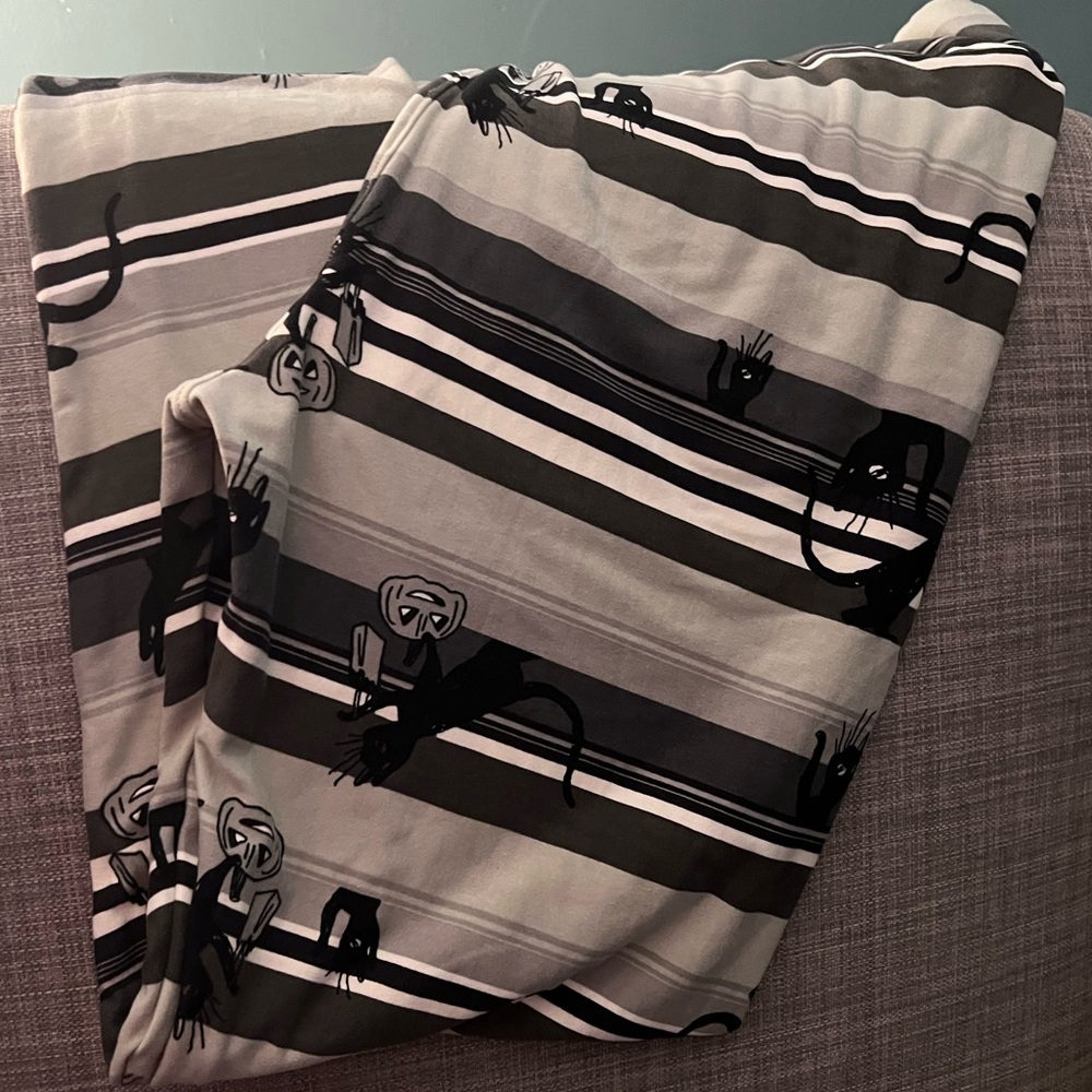 Lularoe TC2 Leggings - Picture 4 of 6